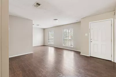 324 Olive Street, Huntsville, TX 77340 - Photo 3