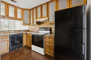 324 Olive St, Huntsville, TX 77340 - Photo 11