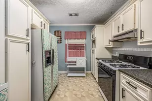 501 Scott St, Baytown, TX 77520 - Photo 9