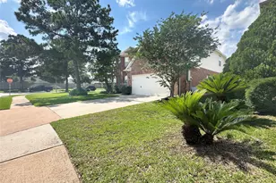 12114 Saybrook Point Ln, Tomball, TX 77375 - Photo 3
