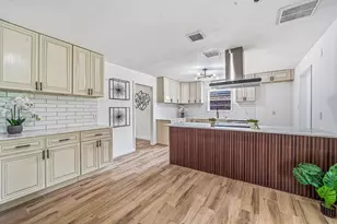 10622 Inwood Dr, Houston, TX 77042 - Photo 15