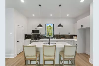 4710 Thornton Villas Lane, Houston, TX 77018 - Photo 9
