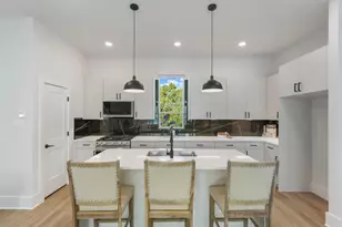 4710 Thornton Villas Ln, Houston, TX 77018 - Photo 9