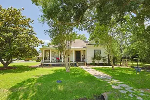 212 S Pine St, Tomball, TX 77375 - Photo 3