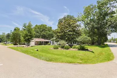 212 S Pine Street, Tomball, TX 77375 - Photo 43