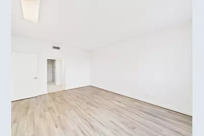 49 Briar Hollow Lane #304, Houston, TX 77027 - Photo 33