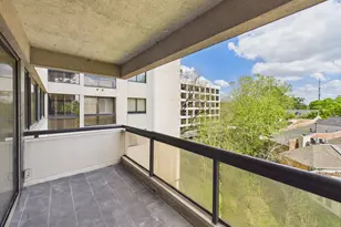 49 Briar Hollow Ln, Houston, TX 77027 - Photo 9