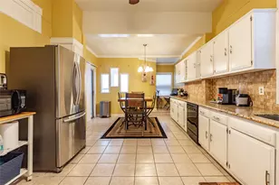 2809 Bernardo De Galvez Ave, Galveston, TX 77550 - Photo 11