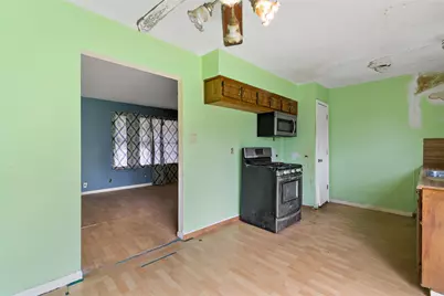 5603 Lakefield Drive, Houston, TX 77033 - Photo 9