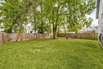 805 E Mulberry Avenue, Wharton, TX 77488 - Photo 15