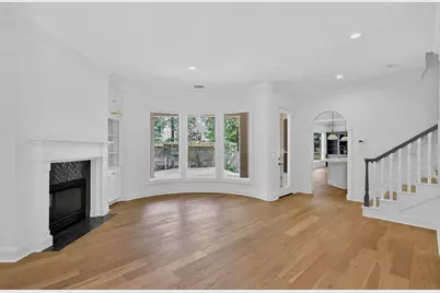 2 Argonne Place, The Woodlands, TX 77382 - Photo 7