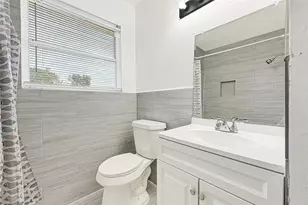 4215 East Ln, Houston, TX 77026 - Photo 9
