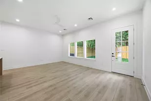 8019 Grandview St, Houston, TX 77051 - Photo 13
