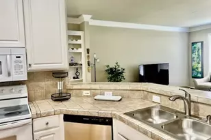 2400 McCue Rd, Houston, TX 77056 - Photo 7