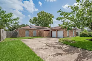 10534 Evesborough Dr, Houston, TX 77099 - Photo 1