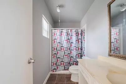 10534 Evesborough Drive, Houston, TX 77099 - Photo 19