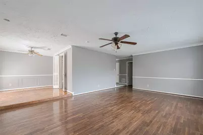 10534 Evesborough Drive, Houston, TX 77099 - Photo 9