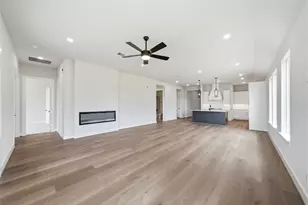 10425 Painted Brush Ln, Willis, TX 77318 - Photo 5