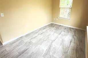 1040 Trinidad St, Beaumont, TX 77703 - Photo 9