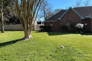 301 Jansen Dr, West Columbia, TX 77486 - Photo 3