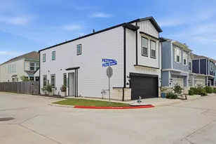 614 Pelican Dr, Kemah, TX 77565 - Photo 1
