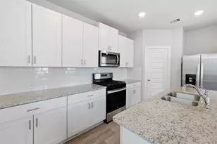 614 Pelican Dr, Kemah, TX 77565 - Photo 9