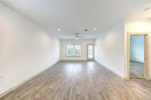 12525 Abbey House Ct, Houston, TX 77047 - Photo 9