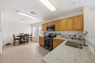 14607 Alanna Lagoon Ct, Houston, TX 77083 - Photo 9