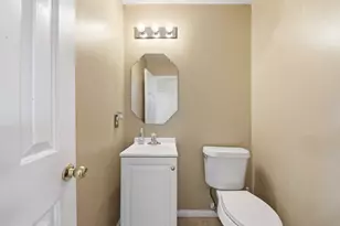 14607 Alanna Lagoon Ct, Houston, TX 77083 - Photo 15