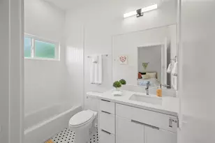 902 Kern St, Houston, TX 77009 - Photo 29