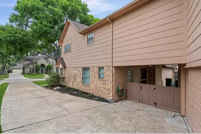 110 Shadow Wood Drive, Sugar Land, TX 77498 - Photo 5