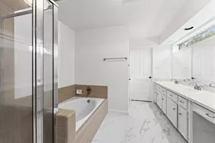 110 Shadow Wood Dr, Sugar Land, TX 77498 - Photo 11