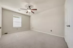 2308 Oakleaf Hills Cir, Conroe, TX 77304 - Photo 9