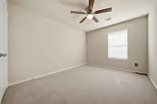 2308 Oakleaf Hills Cir, Conroe, TX 77304 - Photo 7