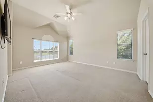 2308 Oakleaf Hills Cir, Conroe, TX 77304 - Photo 5