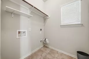 2308 Oakleaf Hills Cir, Conroe, TX 77304 - Photo 13