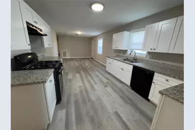 819 W Kyle Road, Clute, TX 77531 - Photo 17
