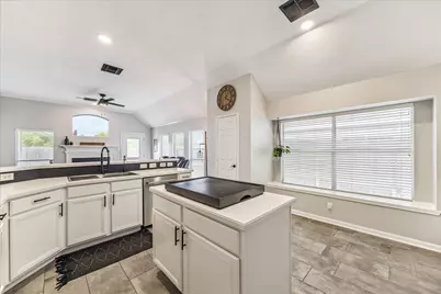 891 Victoria Lakes Drive, Katy, TX 77493 - Photo 11