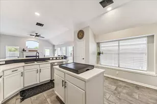 891 Victoria Lakes Dr, Katy, TX 77493 - Photo 11