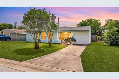 123 Bonita Avenue, Galveston, TX 77550 - Photo 1