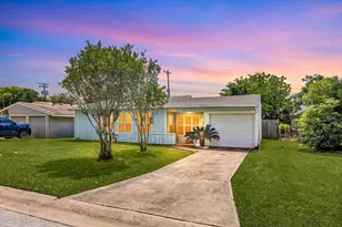 123 Bonita Ave, Galveston, TX 77550 - Photo 1