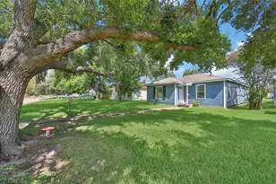 1606 W 8th St, Freeport, TX 77541 - Photo 17