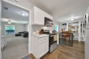 1606 W 8th St, Freeport, TX 77541 - Photo 5