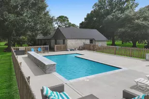 829 S Van Ostrand Ave, Winnie, TX 77665 - Photo 5