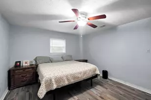 829 S Van Ostrand Ave, Winnie, TX 77665 - Photo 27