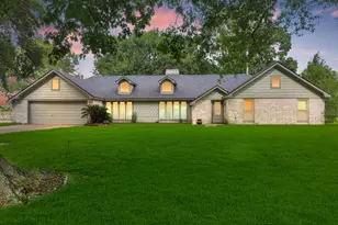 829 S Van Ostrand Ave, Winnie, TX 77665 - Photo 1