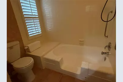 11711 Memorial Drive #203, Houston, TX 77024 - Photo 17