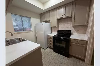 11711 Memorial Drive #203, Houston, TX 77024 - Photo 7