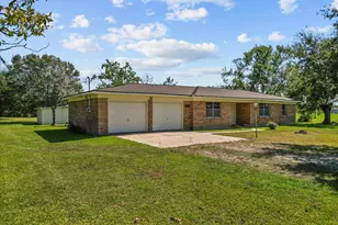905 28th St, Dickinson, TX 77539 - Photo 3