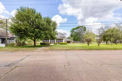 2031 Grand Avenue, Liberty, TX 77575 - Photo 47